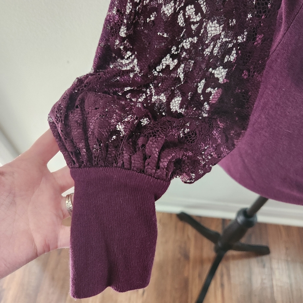 White House Black Market Purple Lace Sleeve V Neck Sweater Size Small - Picture 4 of 7